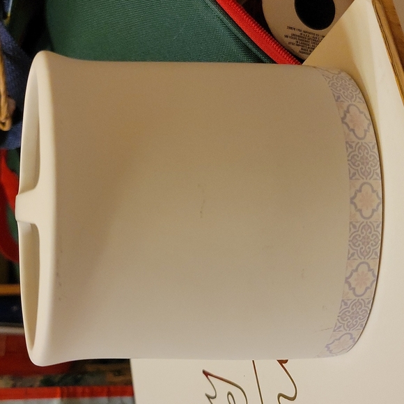 Toothbrush holder - Picture 3 of 5